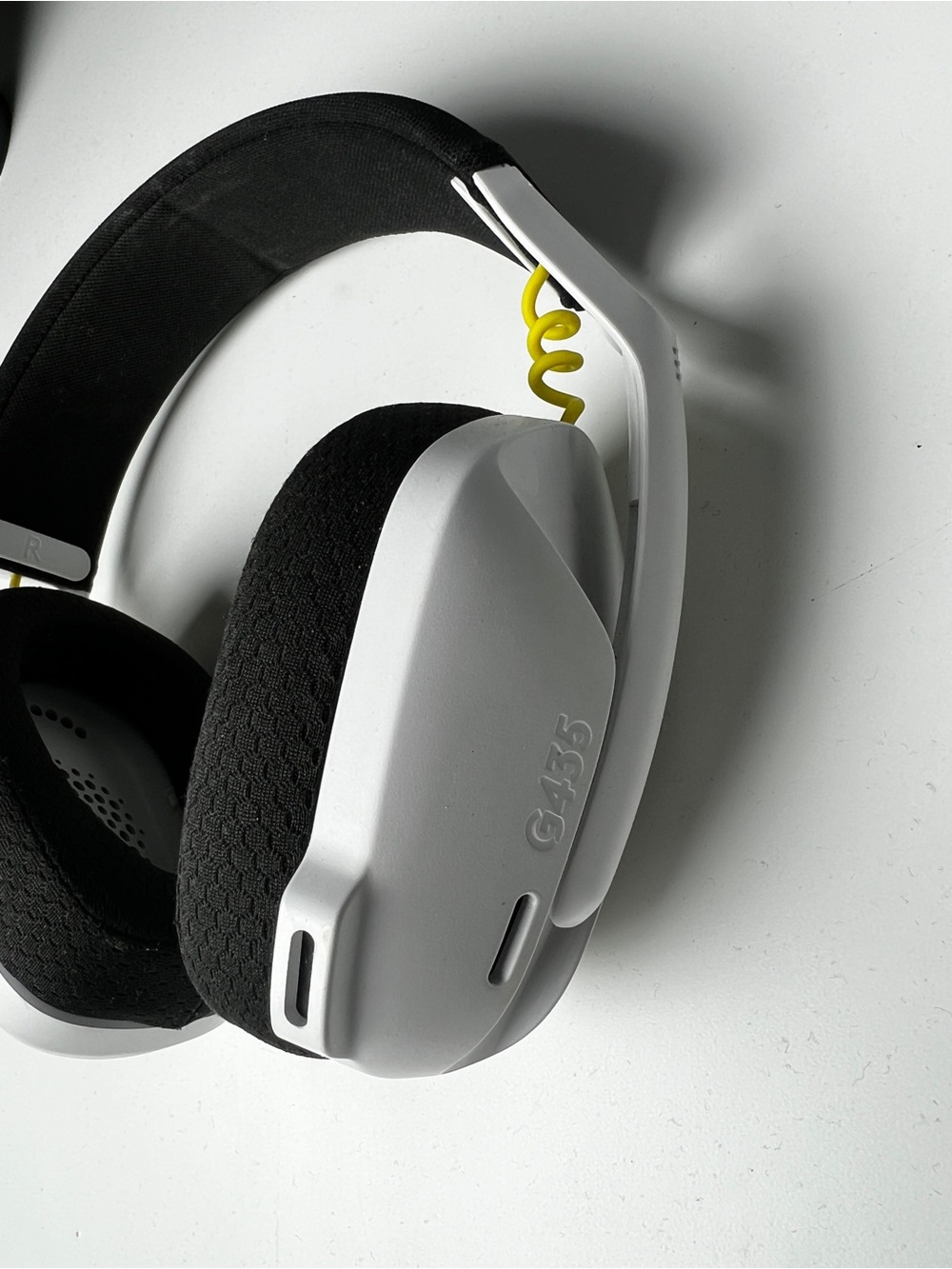 Logitech Wireless Gaming Headset - White with Black Ear Cushions